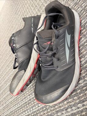 Altra Superior 5 Men’s Trail running shoes. Size 12.5. Black/grey/red